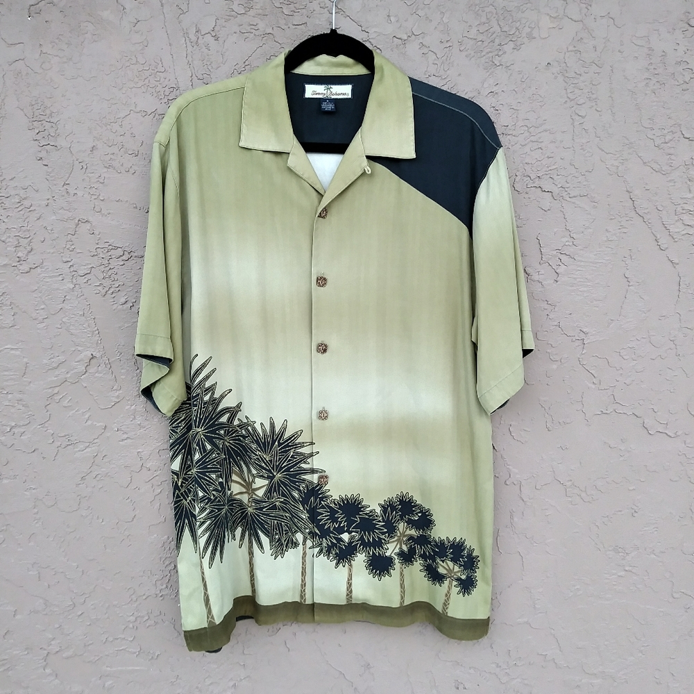 TOMMY BAHAMA TROPICAL HAWAIIAN SILK BUTTON DOWN